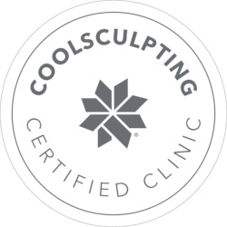 Rund tätning med texten "CoolSculpting Certified Clinic" som omger en symmetrisk snöflingadesign.